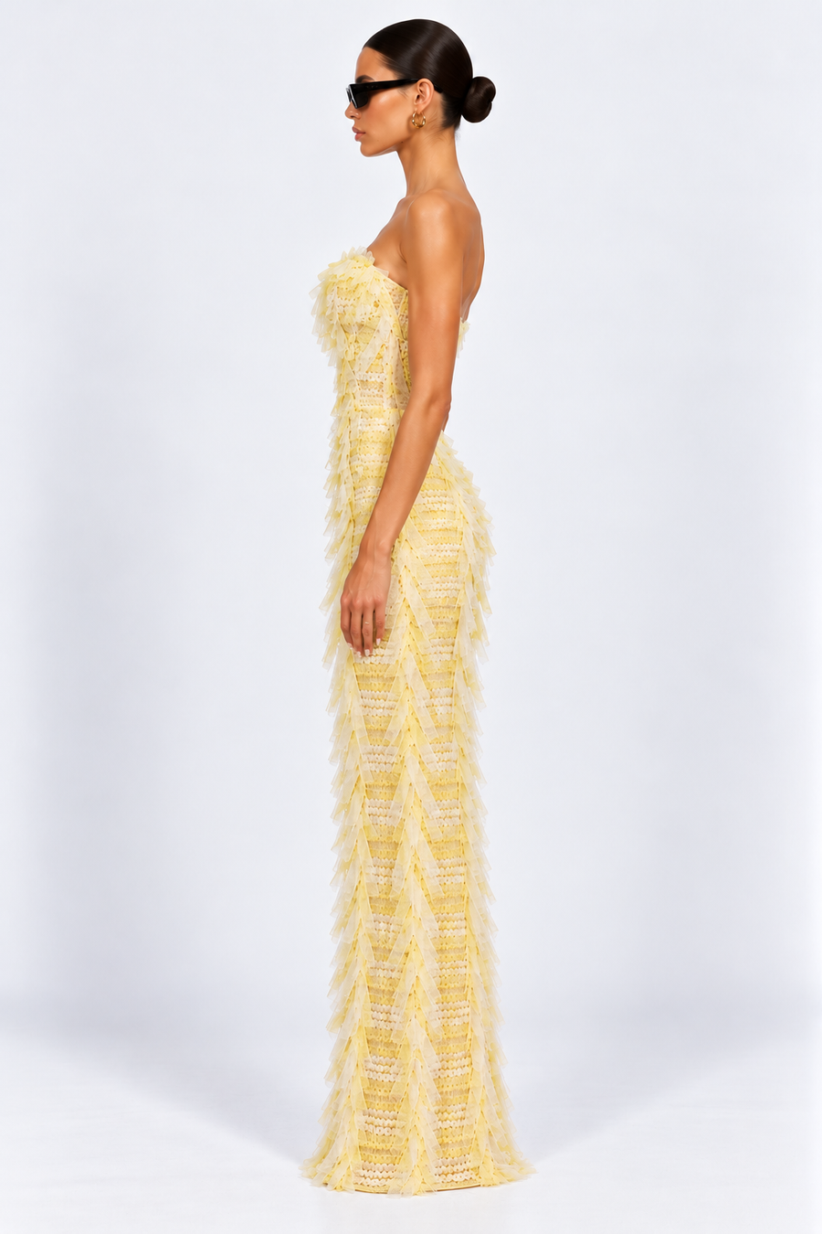 Jefre Sei Jasmine Gown Chello Size 6, 8 + 10 by Jefre sei available for hire in Hampton East, VIC