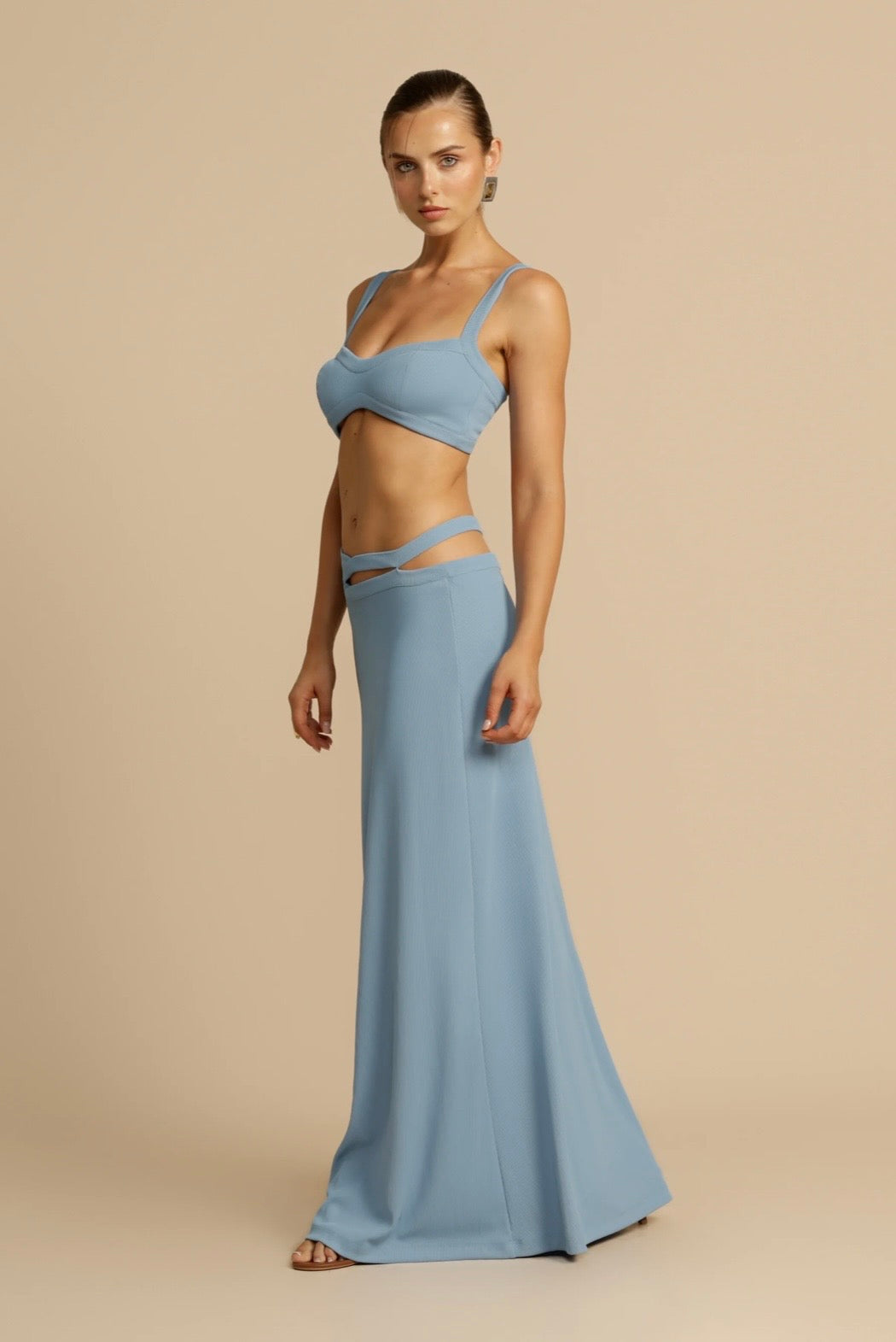 Blake Set Sky by Arcina Ori available for hire in Mermaid Beach, QLD