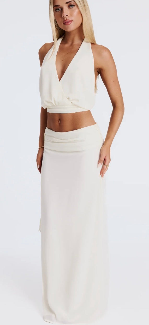 Ivy Mae Delilah set  by Ivy Mae collection  available for hire in Tanilba bay , NSW